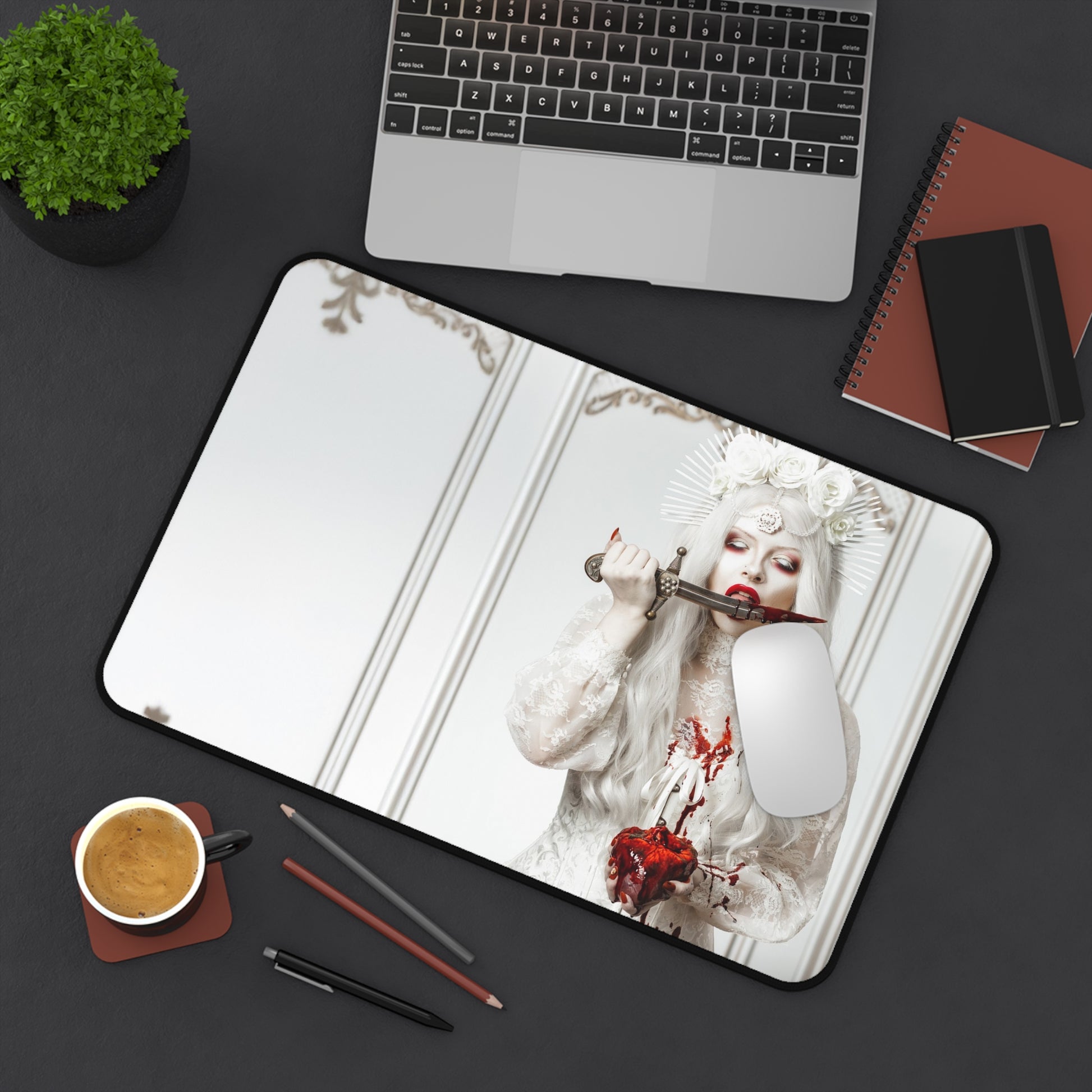 Queen of Carnage - Desk mat